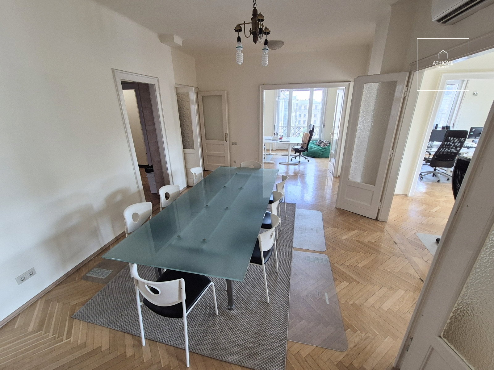 143 sqm panoramic downtown apartment in Budapest’s District VII