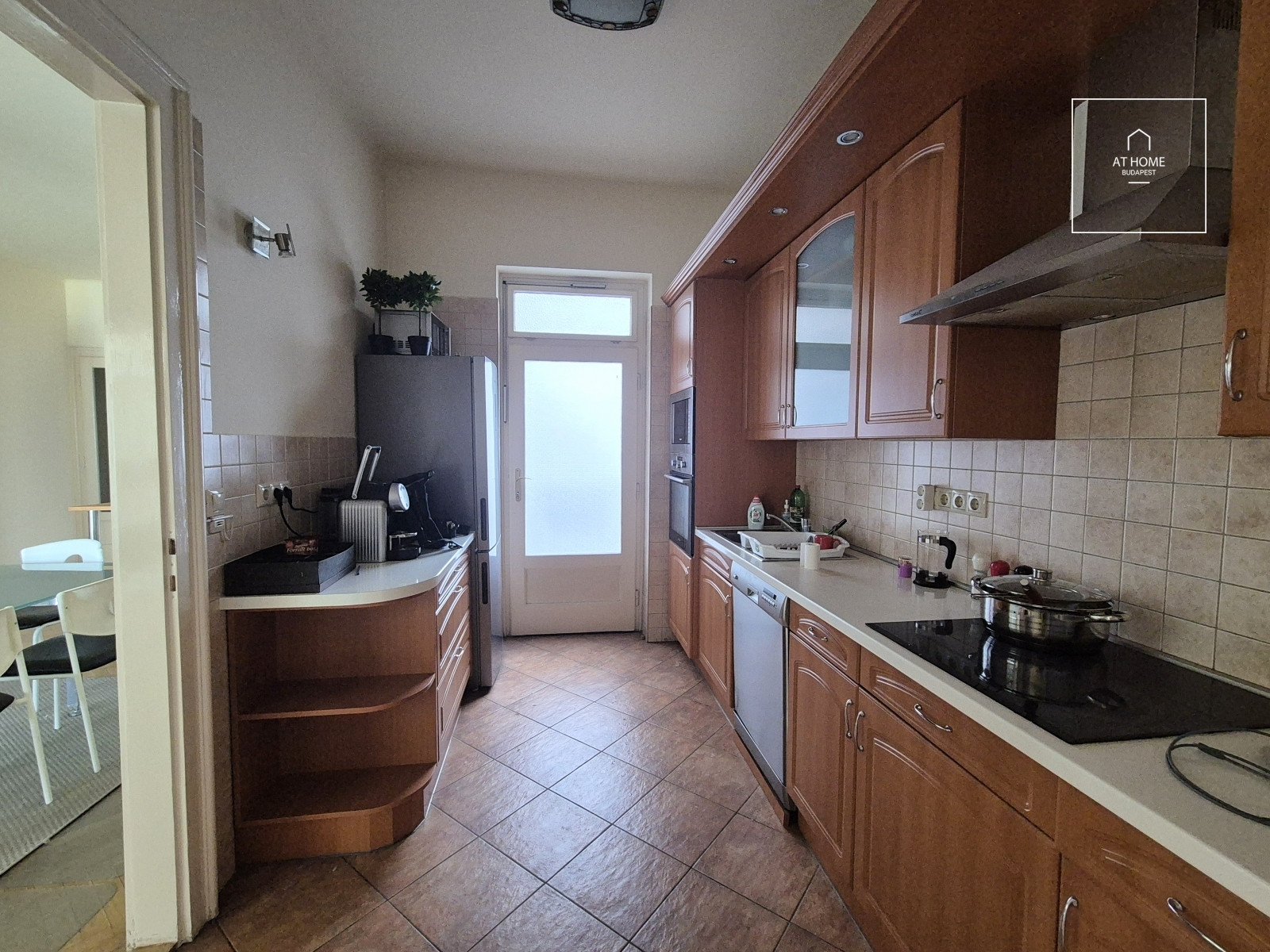 143 sqm panoramic downtown apartment in Budapest’s District VII