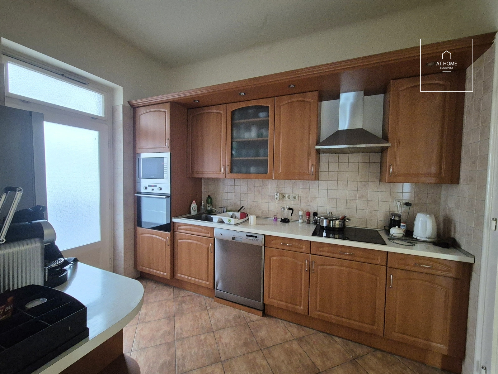 143 sqm panoramic downtown apartment in Budapest’s District VII