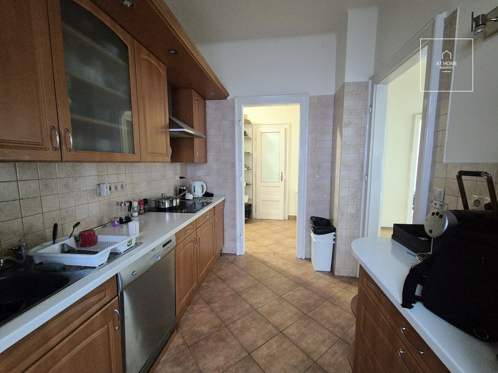 143 sqm panoramic downtown apartment in Budapest’s District VII