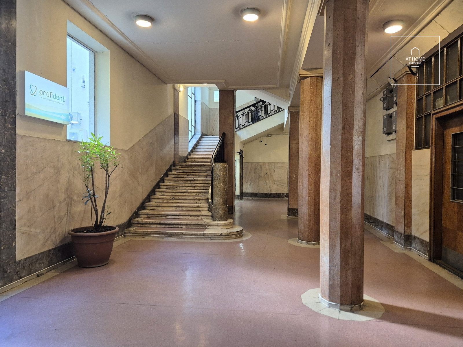 143 sqm panoramic downtown apartment in Budapest’s District VII