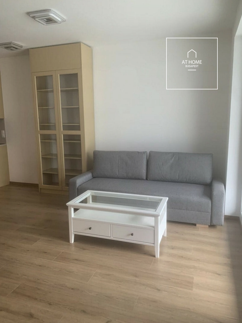 Újépítésű parkra néző 2 hálószobás lakás a Marina parton