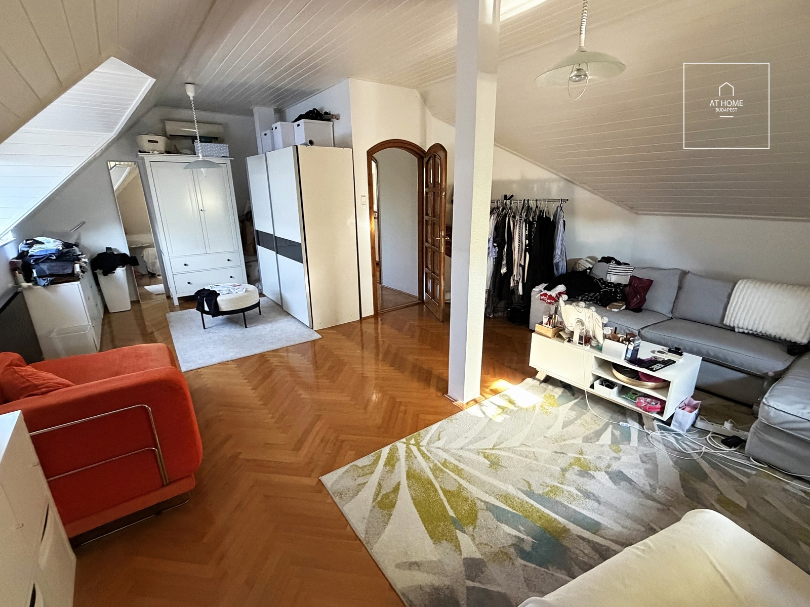 Four-storey 280 sqm semi-detached house with a private garden in the 12th district of Budapest, in Kútvölgy