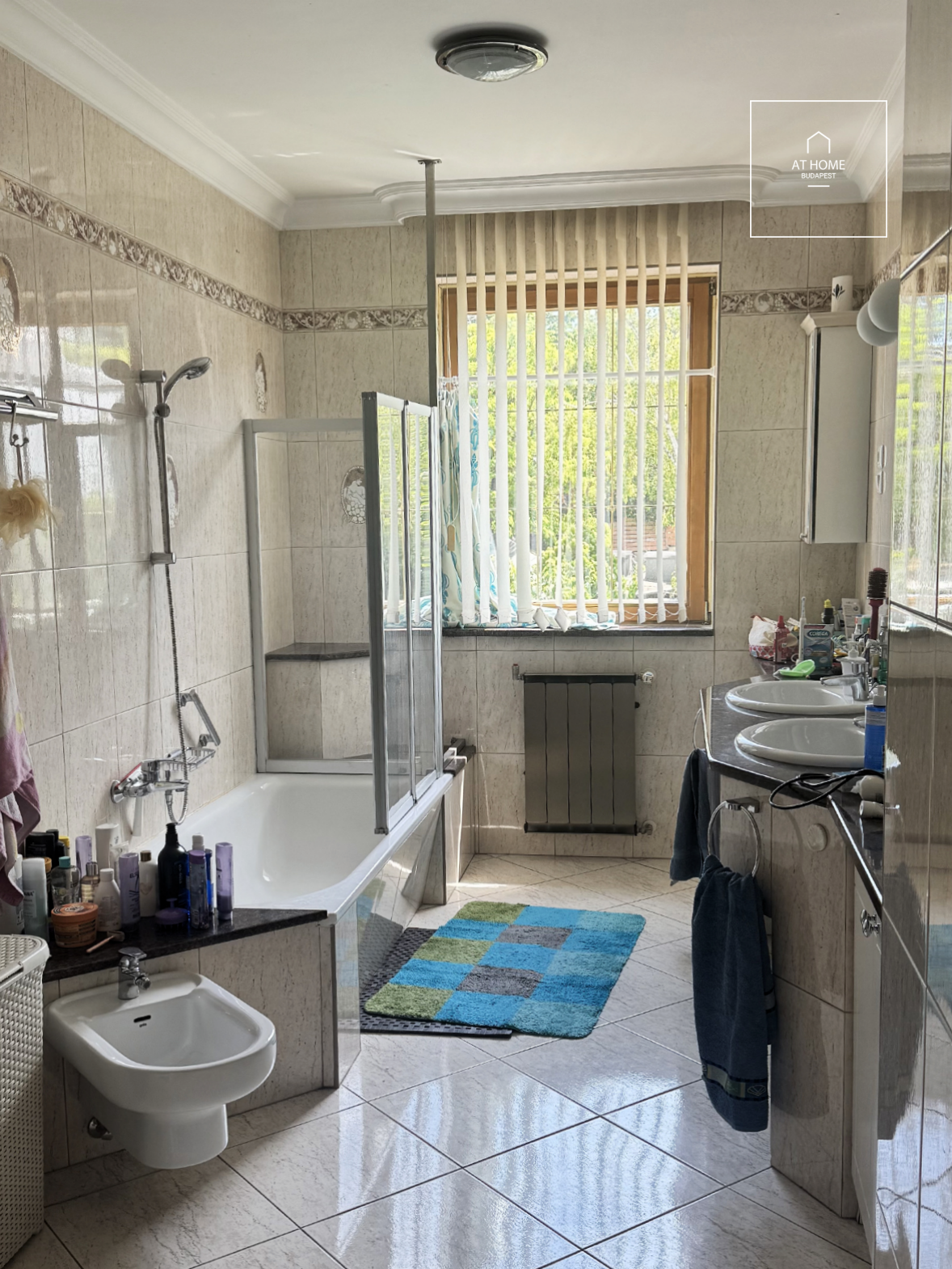 Four-storey 280 sqm semi-detached house with a private garden in the 12th district of Budapest, in Kútvölgy