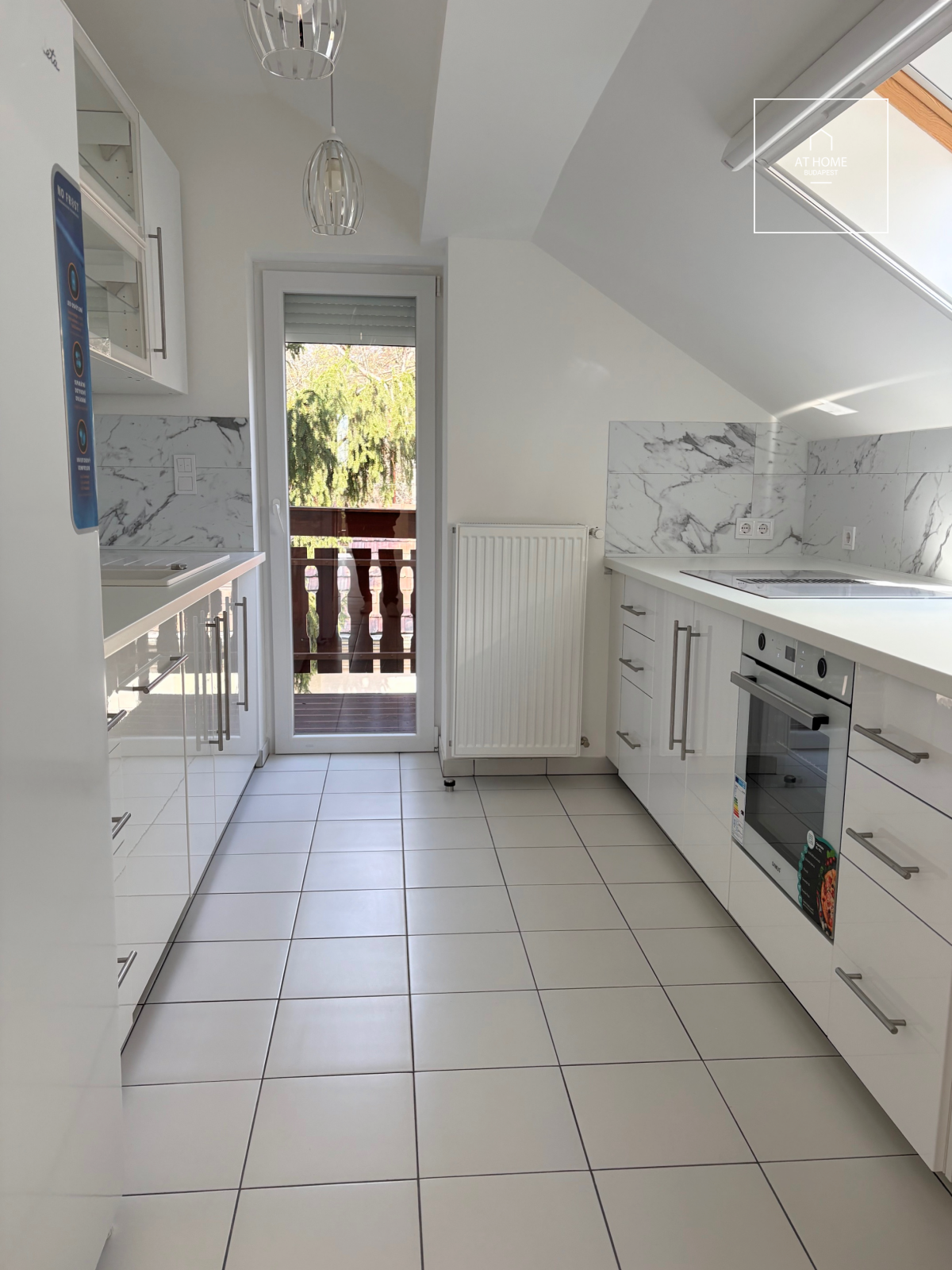 Renovated 171 sqm attic apartment with 4 bedrooms in the 2nd district of Budapest, Csatárka