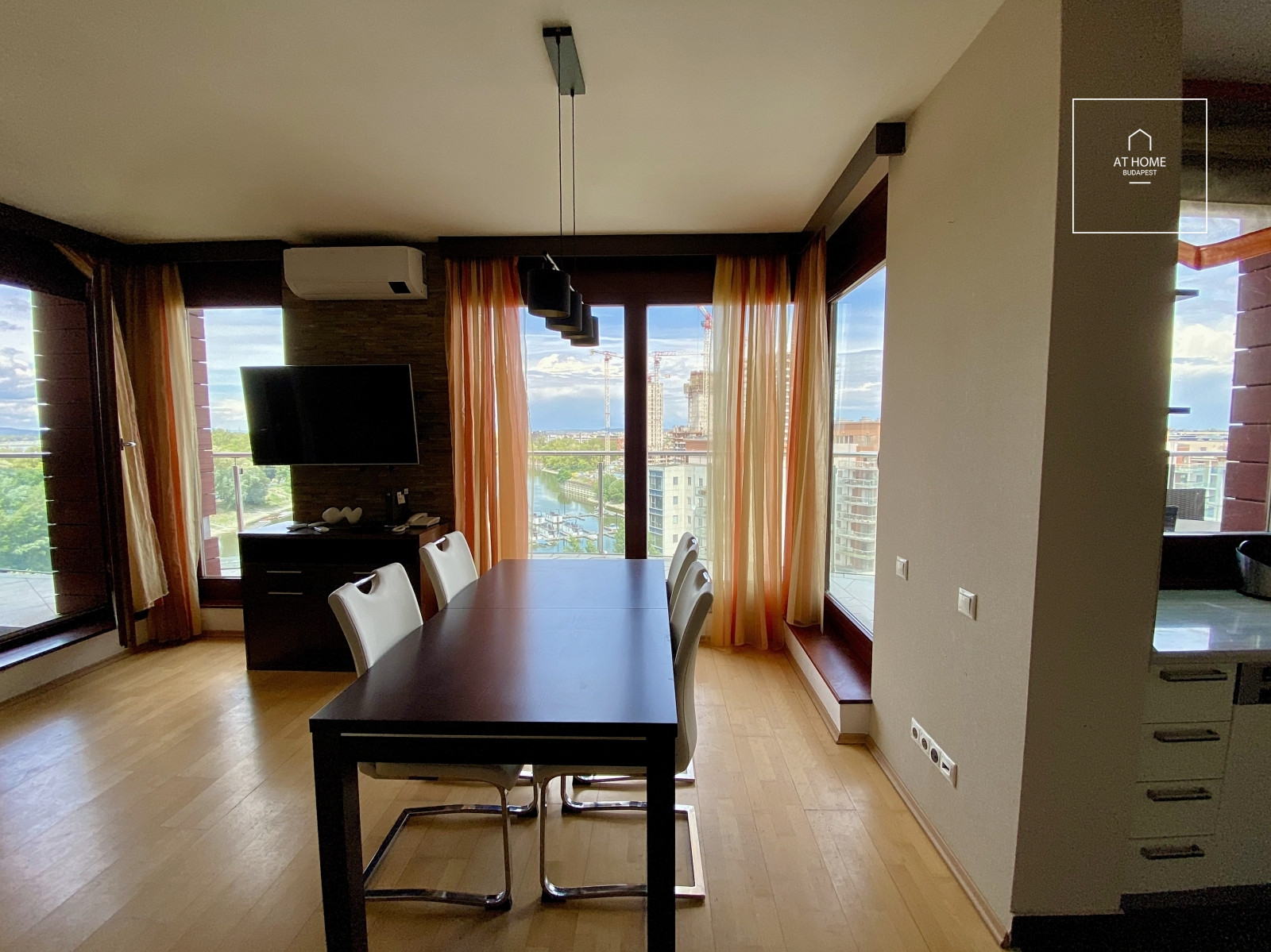 Dunai panorámás 2 hálószobás lakás 35 nm-es terasszal a XIII. kerületben