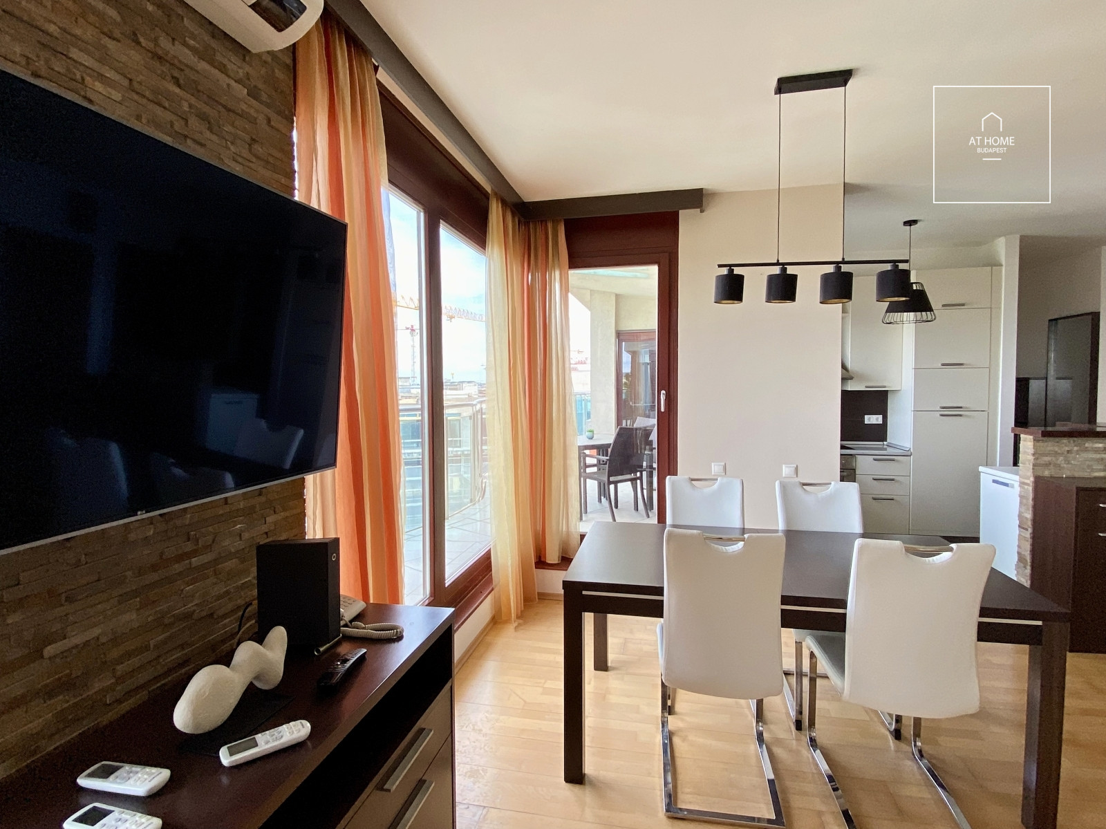 Two-bedroom apartment with Danube panorama and a 35 sqm terrace in the 13th district of Budapest