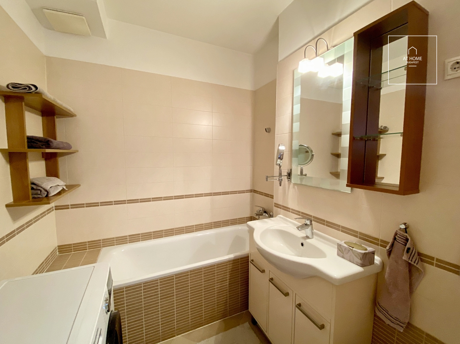 Two-bedroom apartment with Danube panorama and a 35 sqm terrace in the 13th district of Budapest