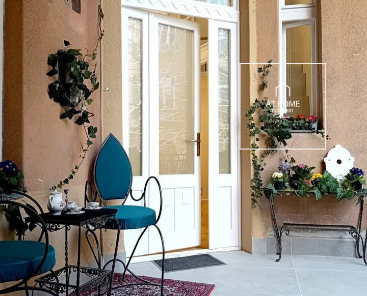 Fully renovated, sun-filled 77 sm 3-room apartment in District II