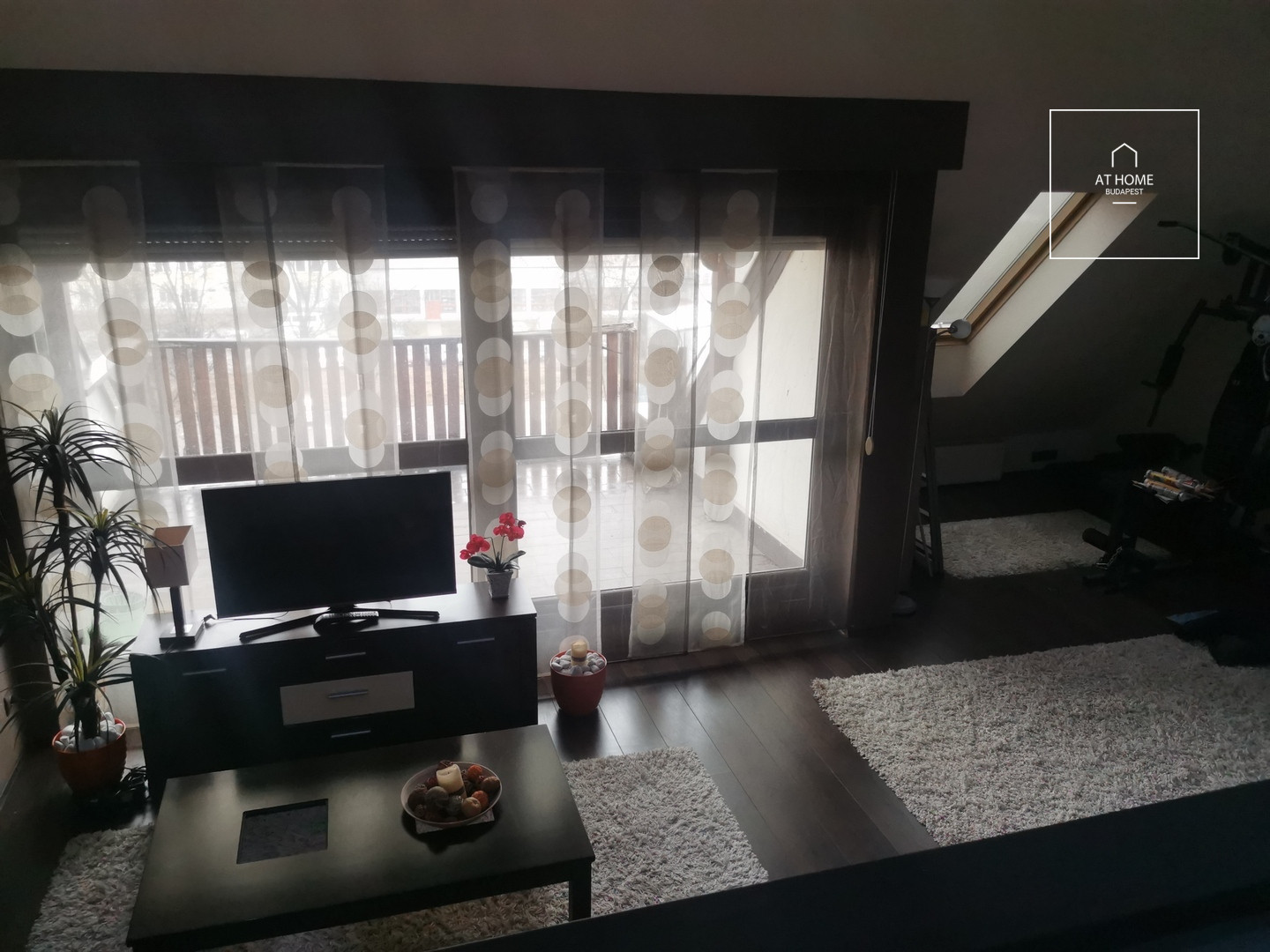 Panoramic apartment with terrace and parking lot in the city center, Miskolc
