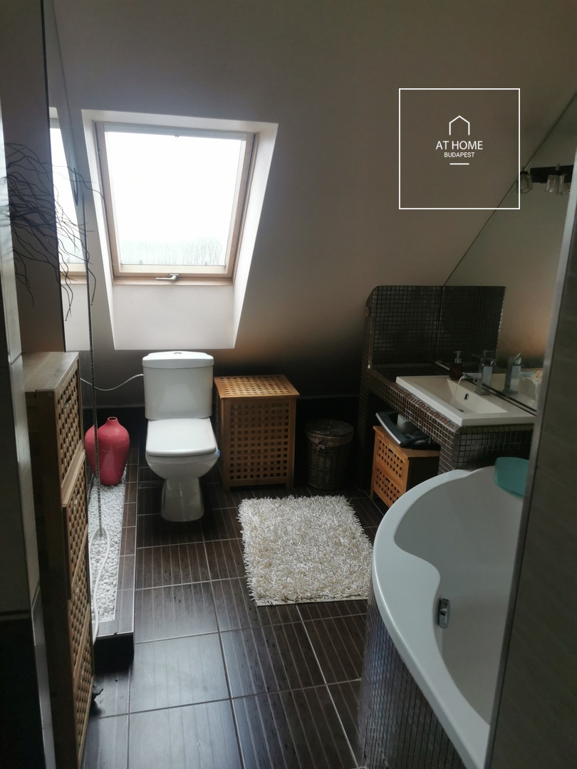 Panoramic apartment with terrace and parking lot in the city center, Miskolc