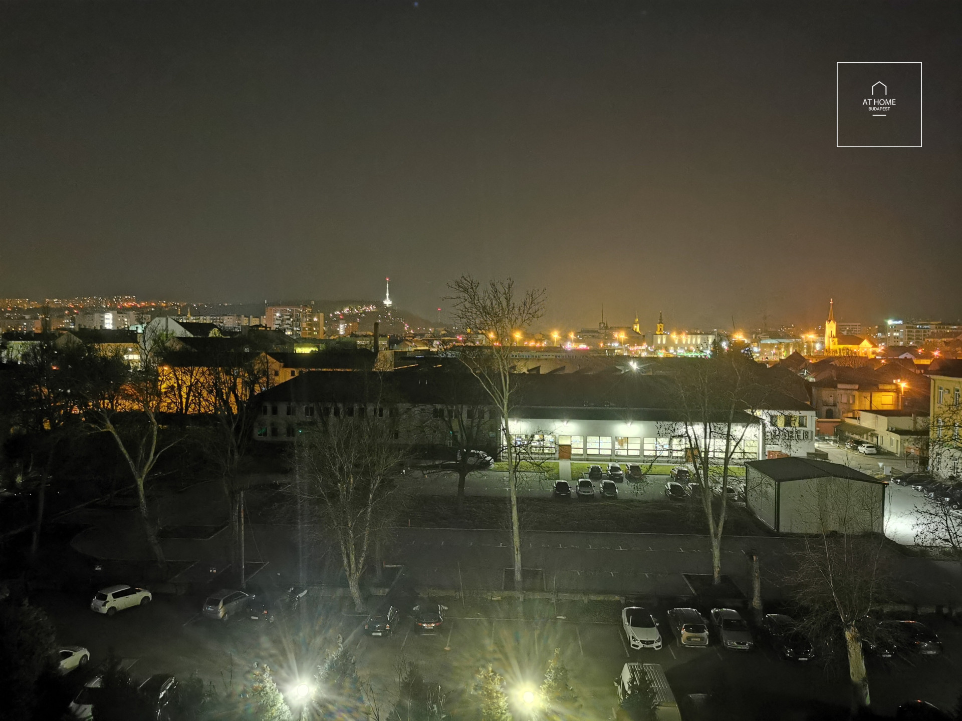 Panoramic apartment with terrace and parking lot in the city center, Miskolc