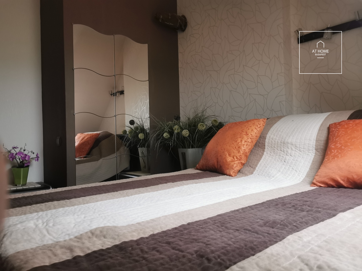 Panoramic apartment with terrace and parking lot in the city center, Miskolc