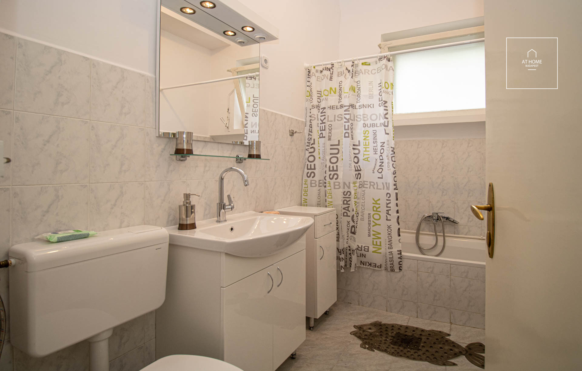 Renovated 3-bedroom apartment with terrace Budapest 2nd district Rózsadomb