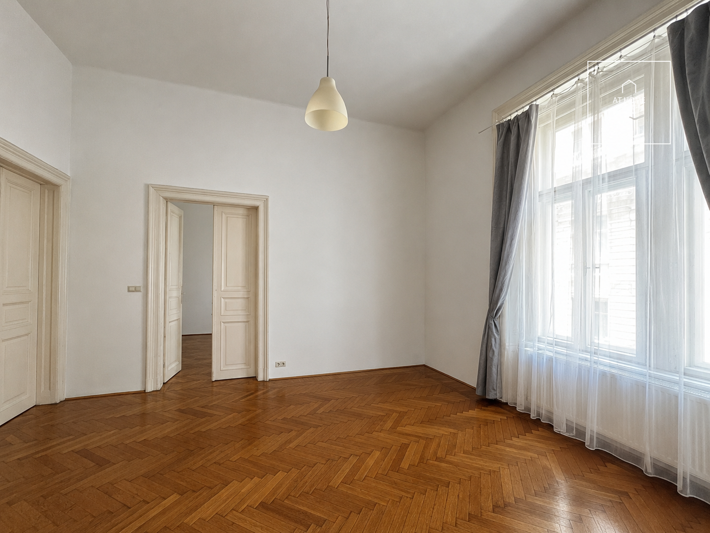 Spacious Classic Apartment for Sale in the Heart of Inner Erzsébetváros – Excellent Potential