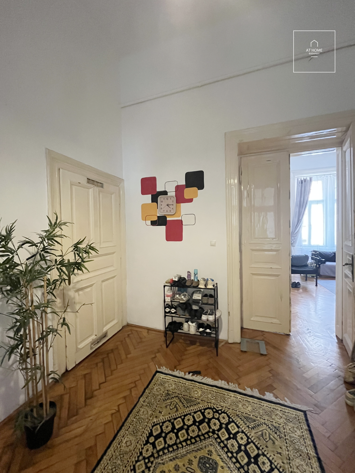 Spacious Classic Apartment for Sale in the Heart of Inner Erzsébetváros – Excellent Potential