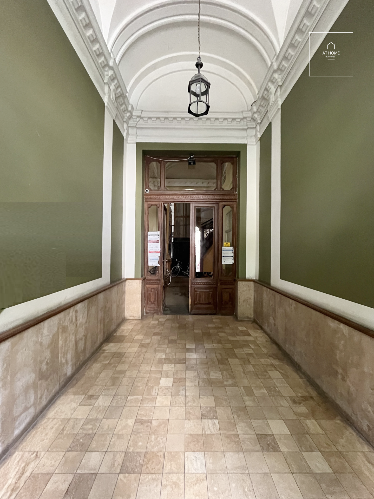 Spacious Classic Apartment for Sale in the Heart of Inner Erzsébetváros – Excellent Potential