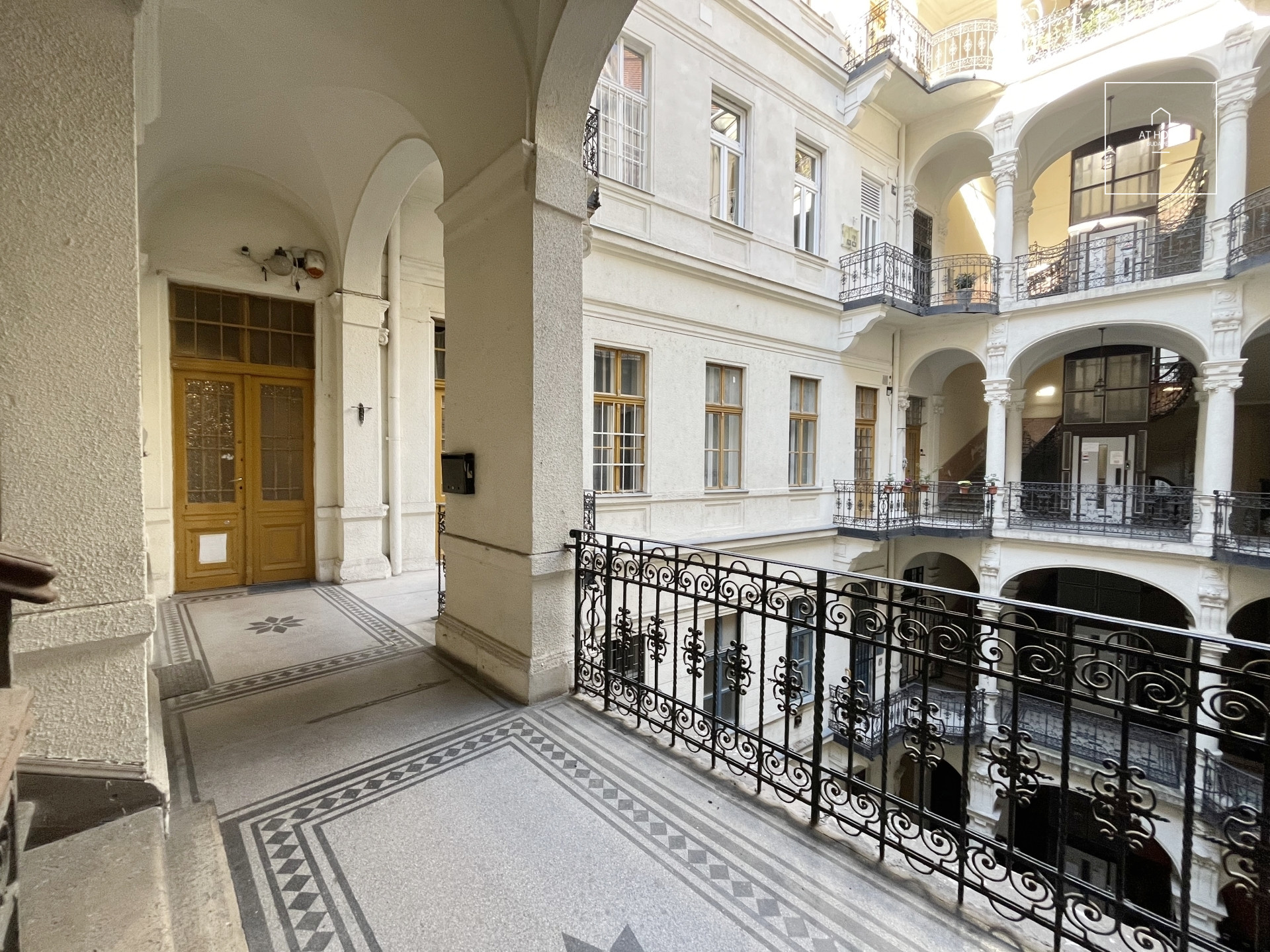 Spacious Classic Apartment for Sale in the Heart of Inner Erzsébetváros – Excellent Potential