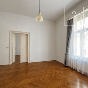 Spacious Classic Apartment for Sale in the Heart of Inner Erzsébetváros – Excellent Potential
