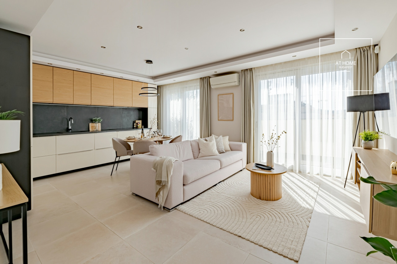 Modern 100 sqm 2-bedroom apartment in District V, Belváros-Lipótváros