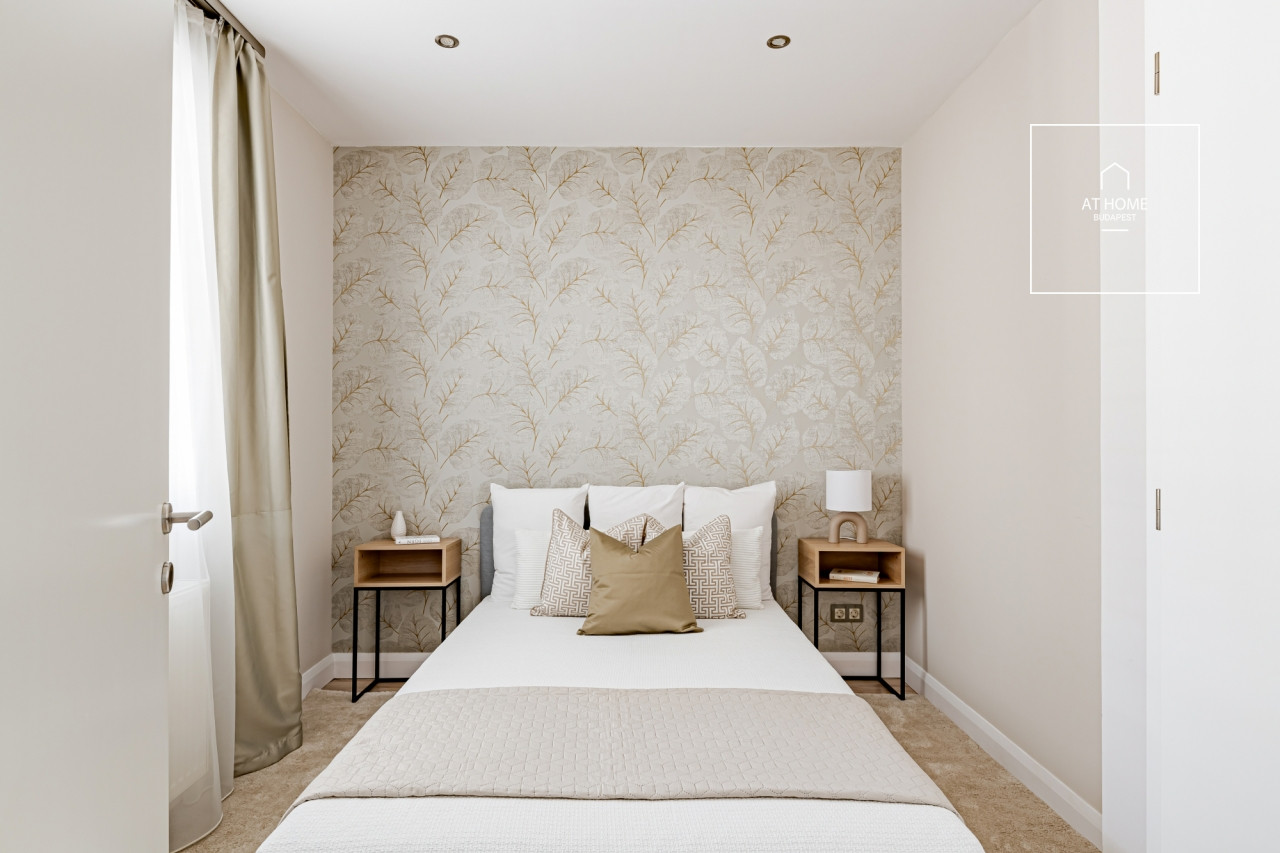 Modern 100 sqm 2-bedroom apartment in District V, Belváros-Lipótváros