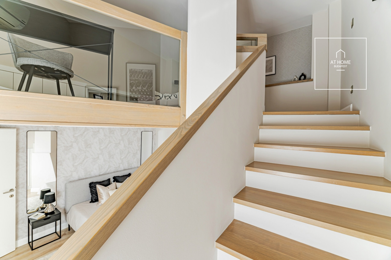 Modern 100 sqm 2-bedroom apartment in District V, Belváros-Lipótváros