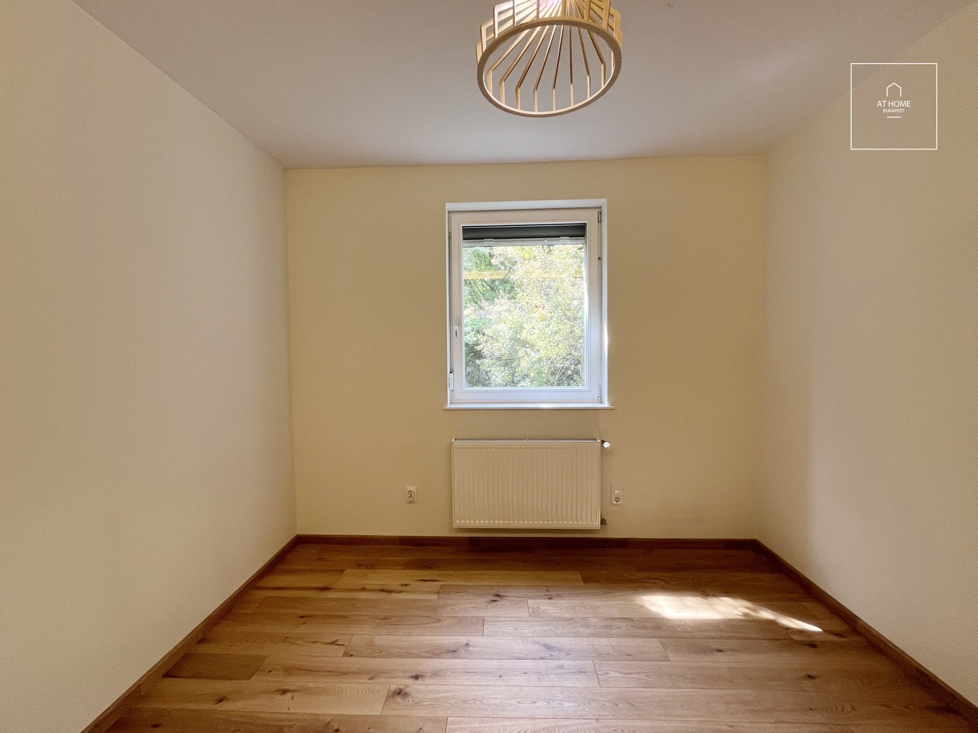 PANORÁMÁS, KÉTSZINTES LAKÁS AZ APÁTHY-SZIKLA MELLETT – II. KERÜLET