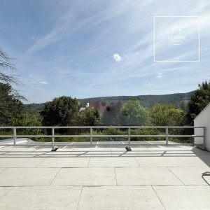 PANORÁMÁS, KÉTSZINTES LAKÁS AZ APÁTHY-SZIKLA MELLETT – II. KERÜLET