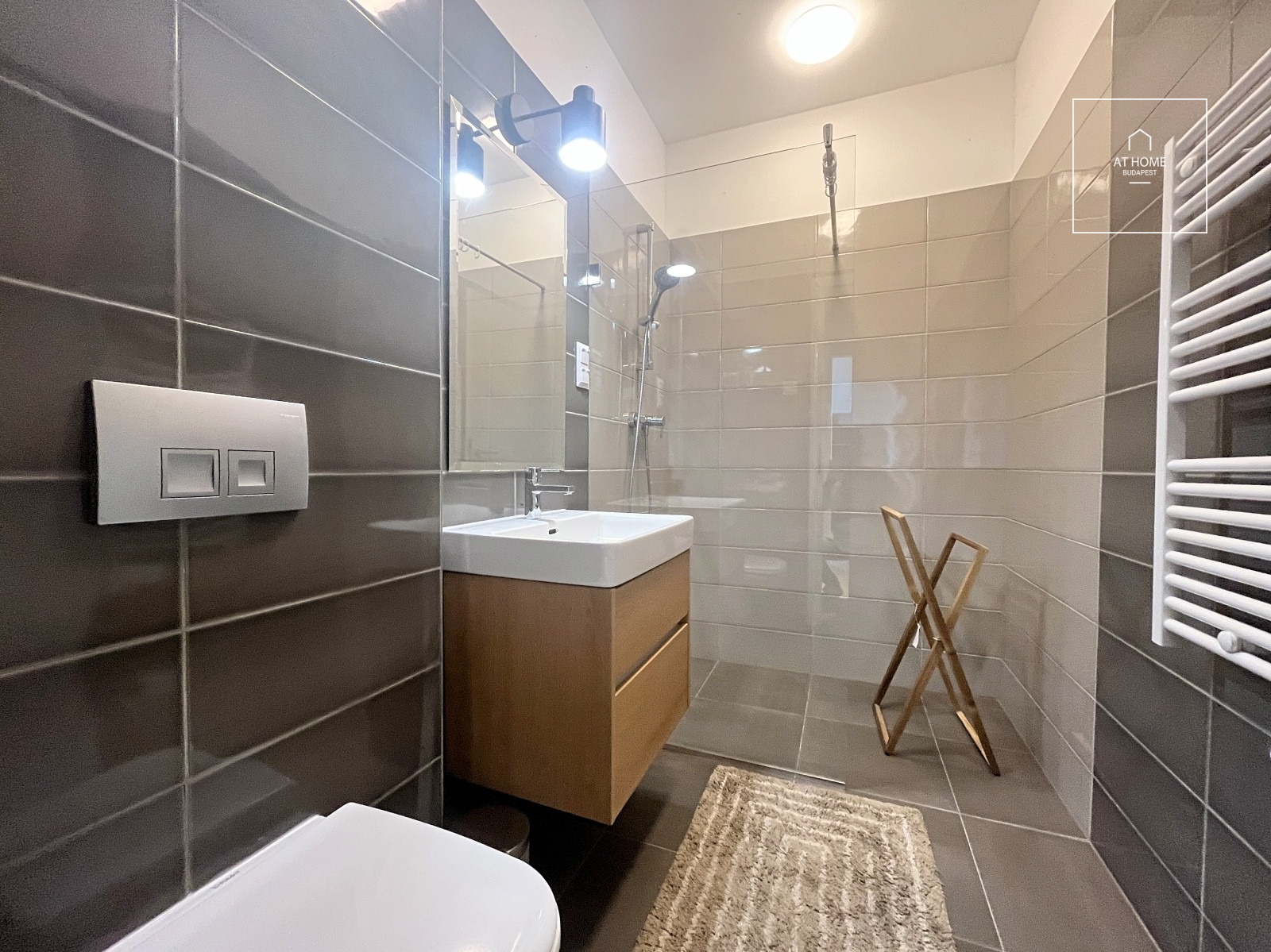 A newly built 2-bedroom apartment with a terrace is available for rent in District VI, Terézváros