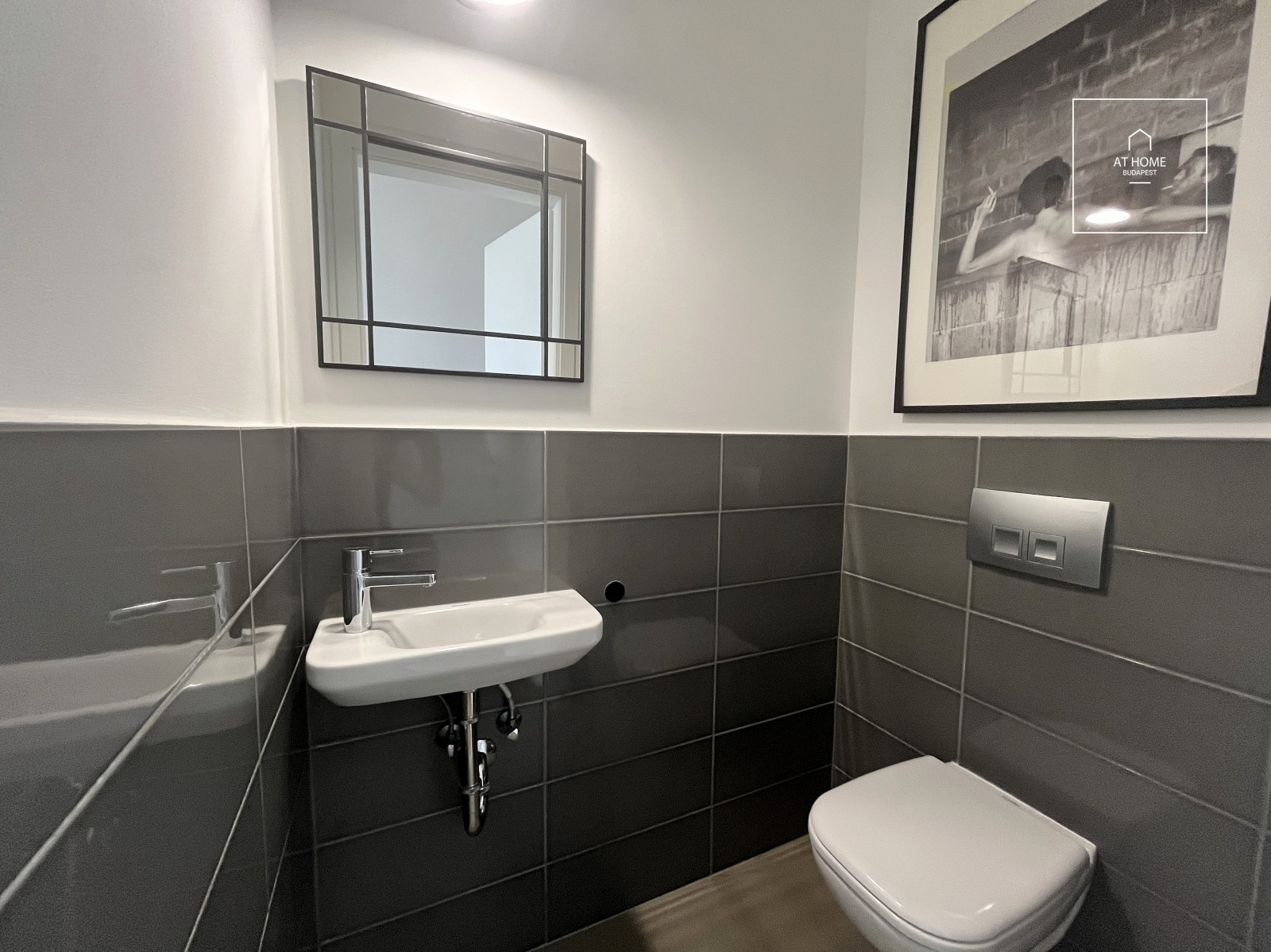 A newly built 2-bedroom apartment with a terrace is available for rent in District VI, Terézváros