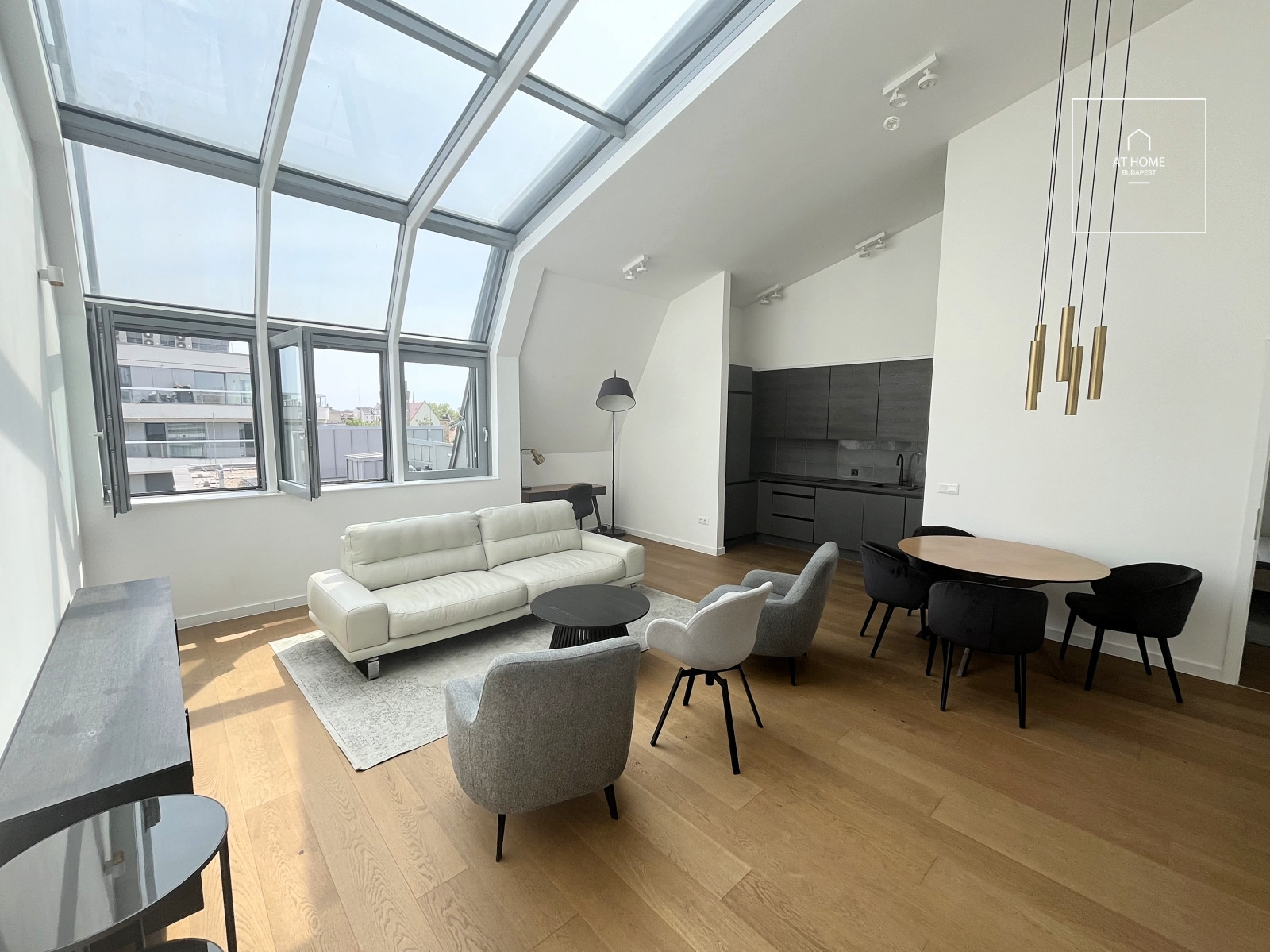 ELADÓ EXKLUZÍV DESIGN PENTHOUSE A DIPLOMATANEGYED SZÍVÉBEN VI. TERÉZVÁROS
