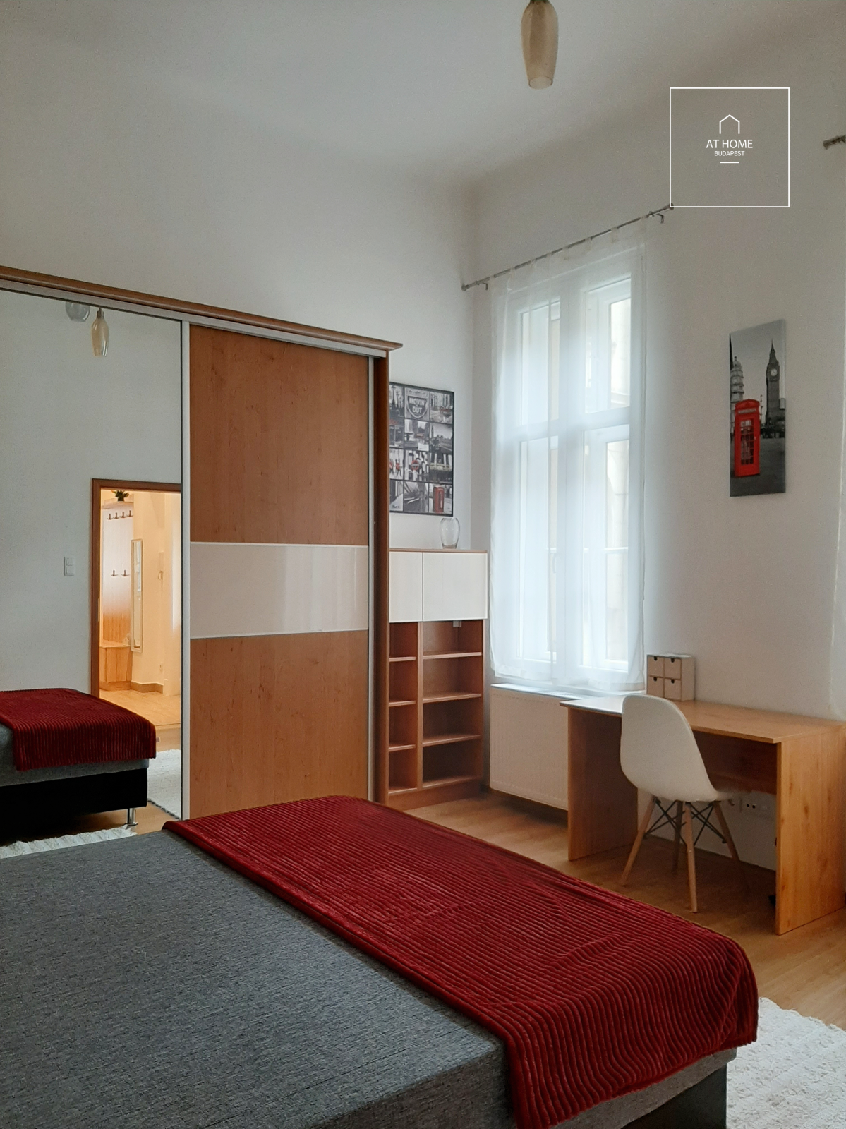 Renovated 65 sqm apartment with 1 bedroom in District VI