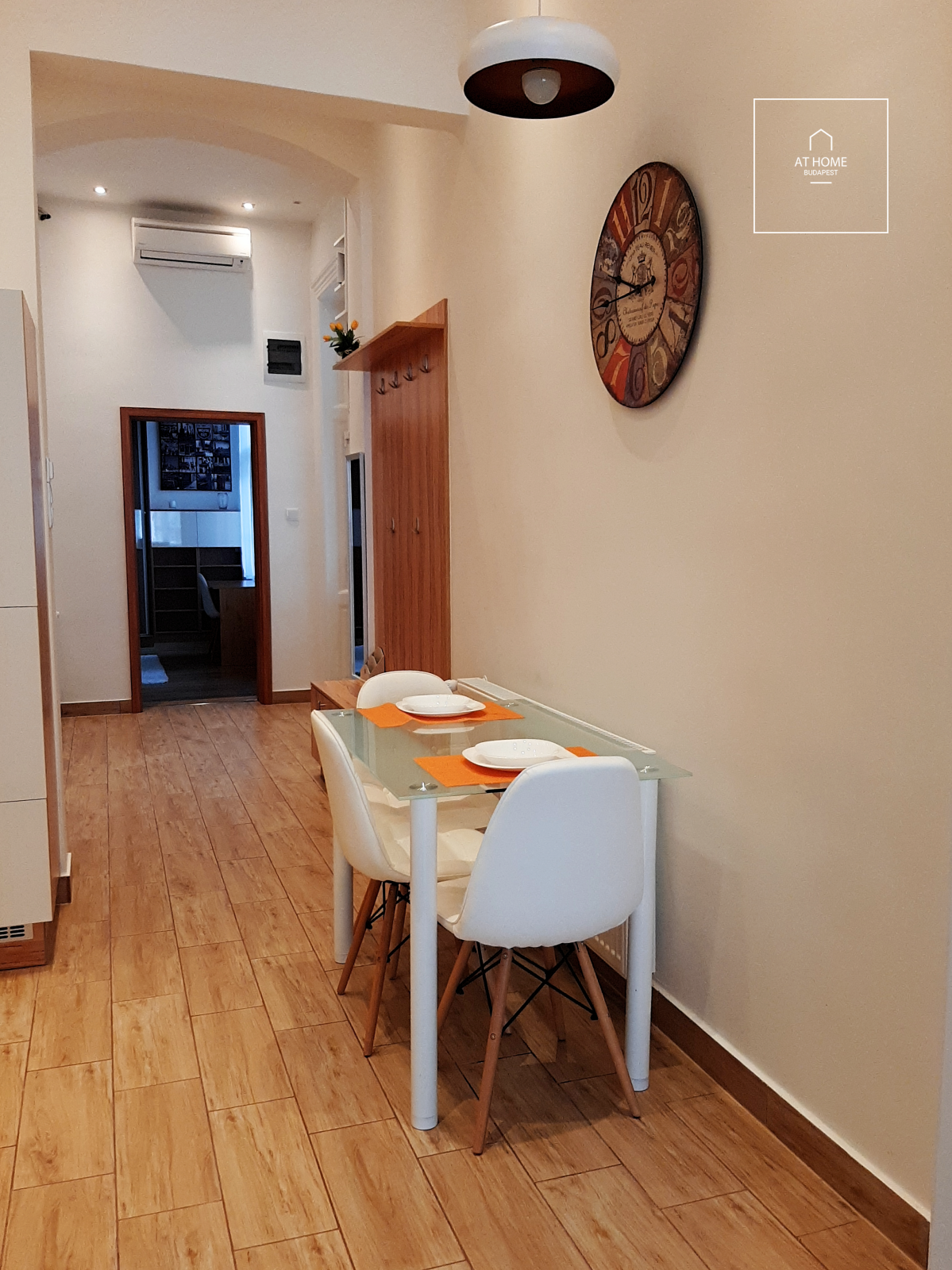 Renovated 65 sqm apartment with 1 bedroom in District VI