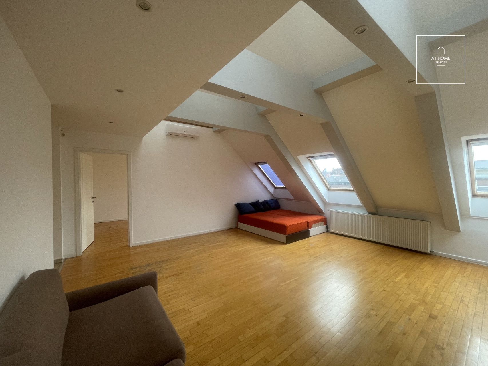 Penthouse 117 sqm duplex apartment for sale in Budapest V. district, Lipótváros