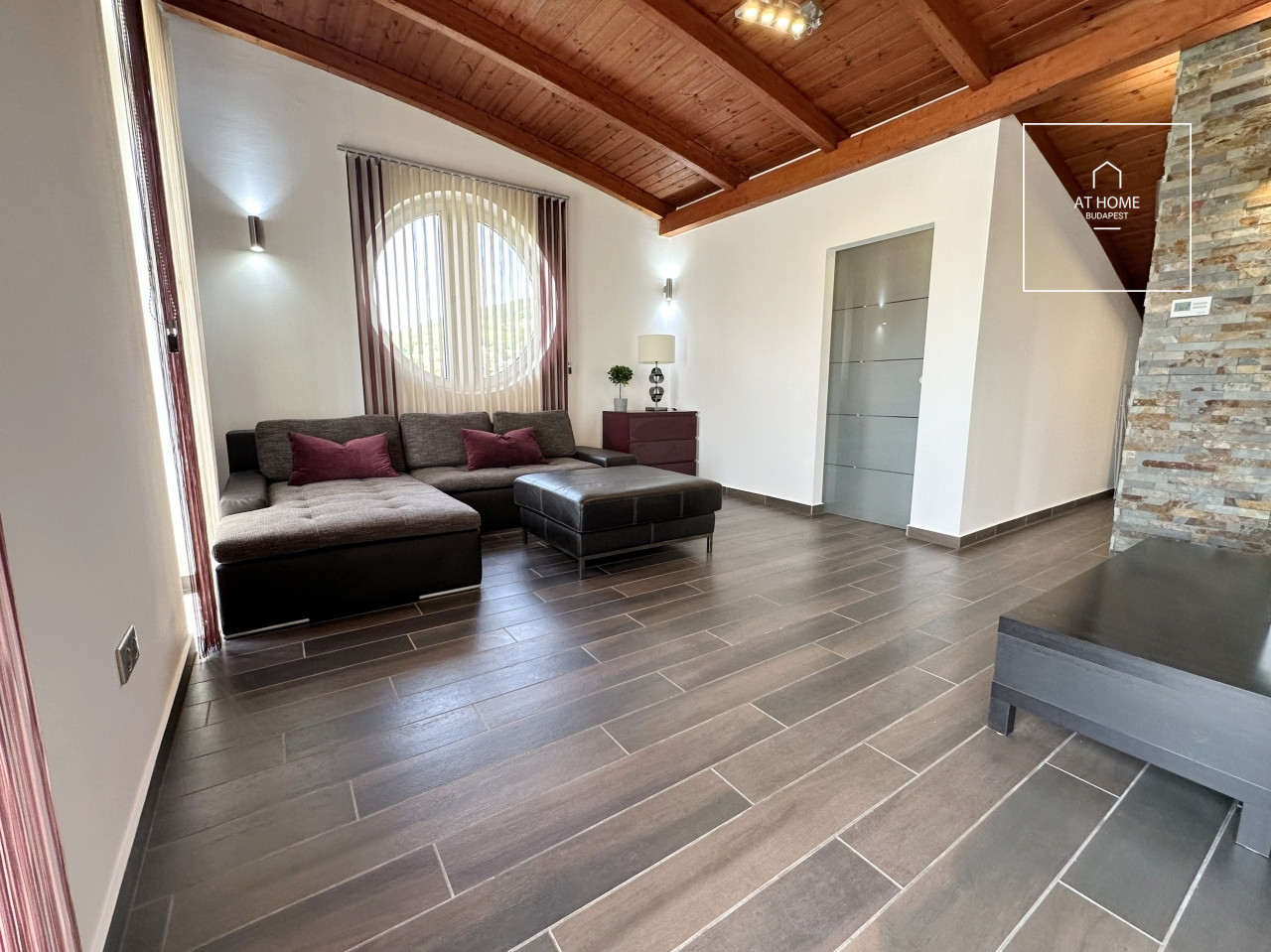 Exclusive penthouse for rent in Budapest III. district, Újlak