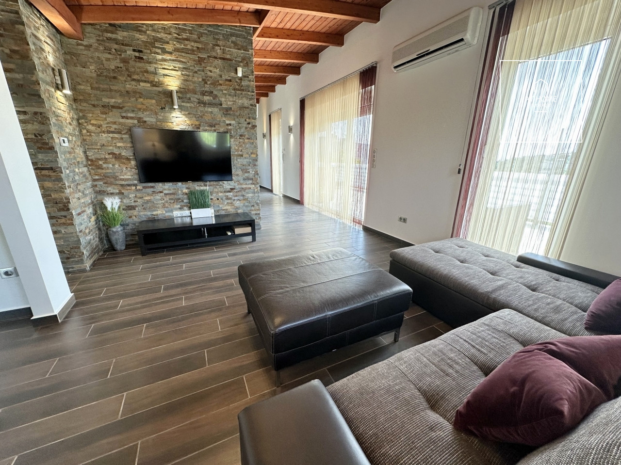 Exclusive penthouse for rent in Budapest III. district, Újlak