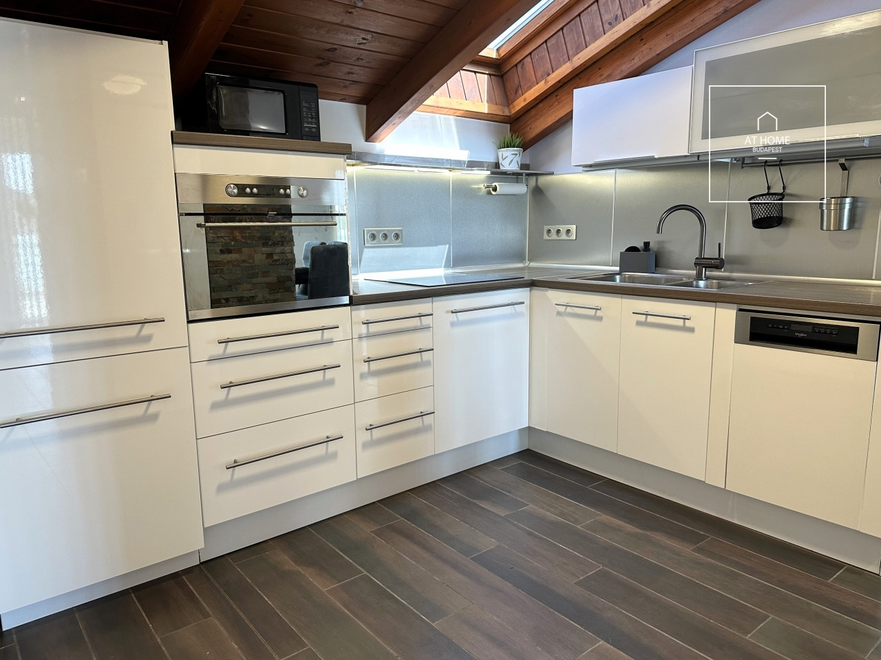 Exclusive penthouse for rent in Budapest III. district, Újlak