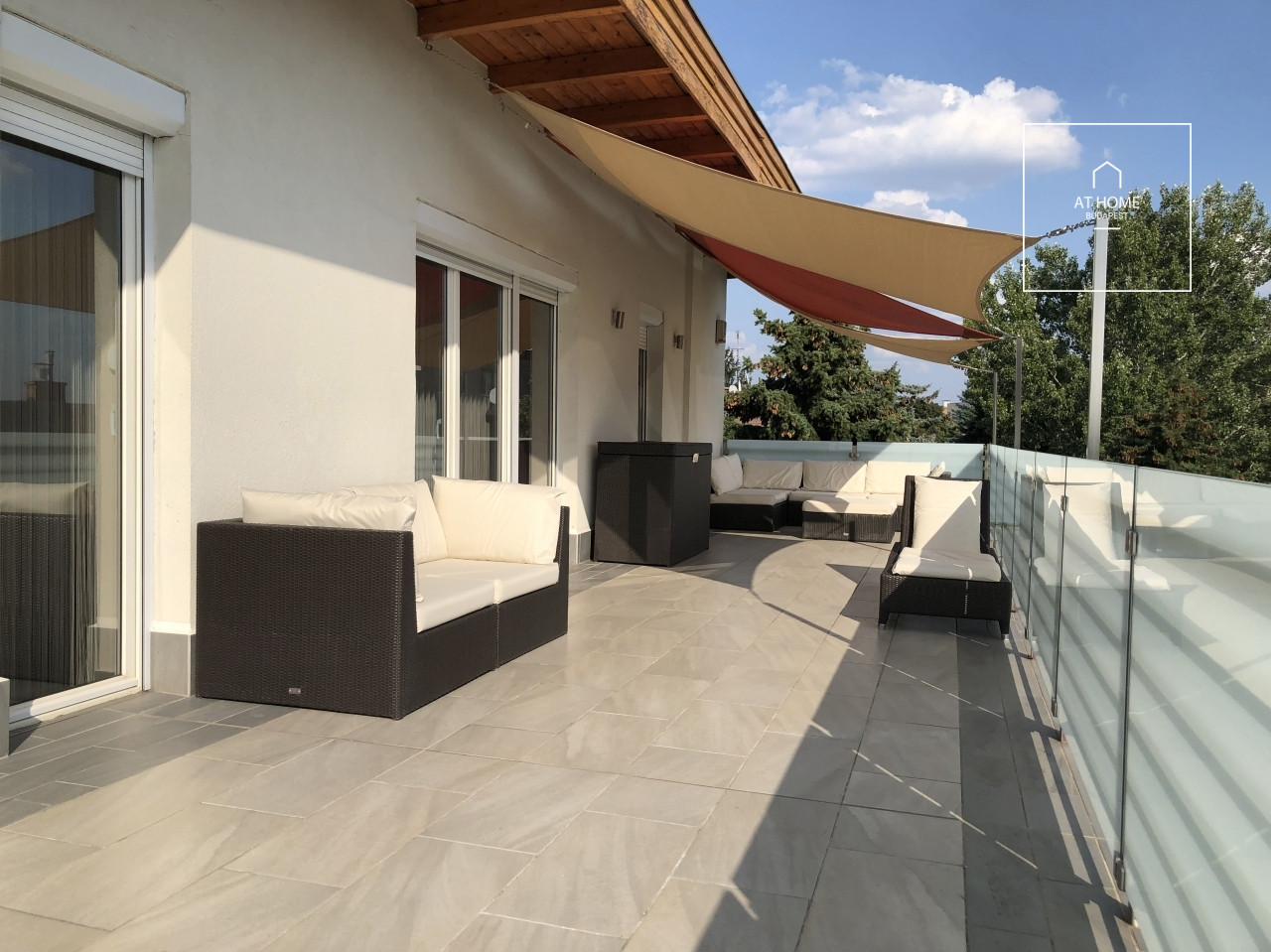 Exkluzív penthouse kiadó Budapest III. kerületében, Újlakon
