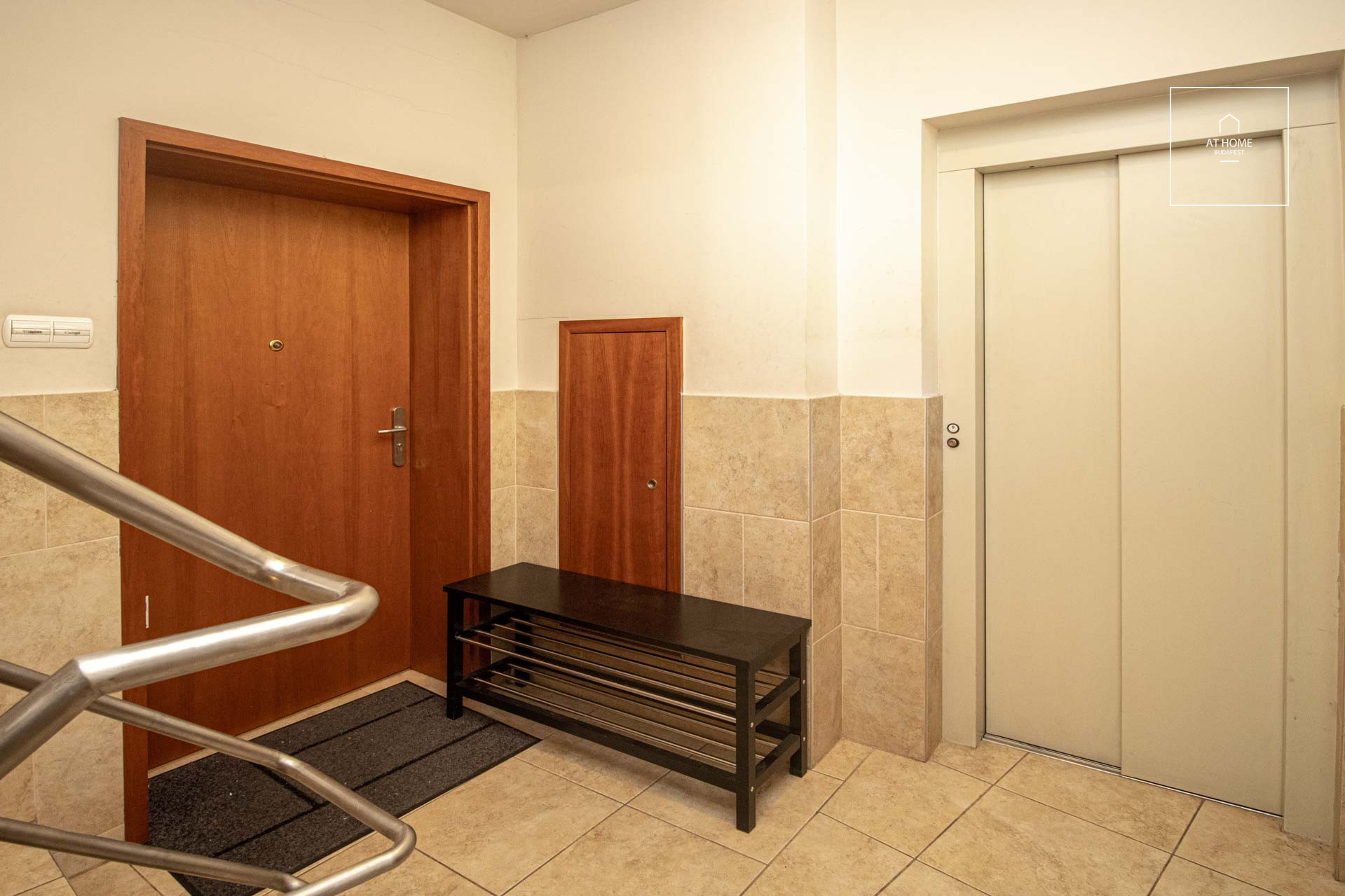 111 m2 ground floor apartment with 3 bedrooms for rent in 12th district of Budapest