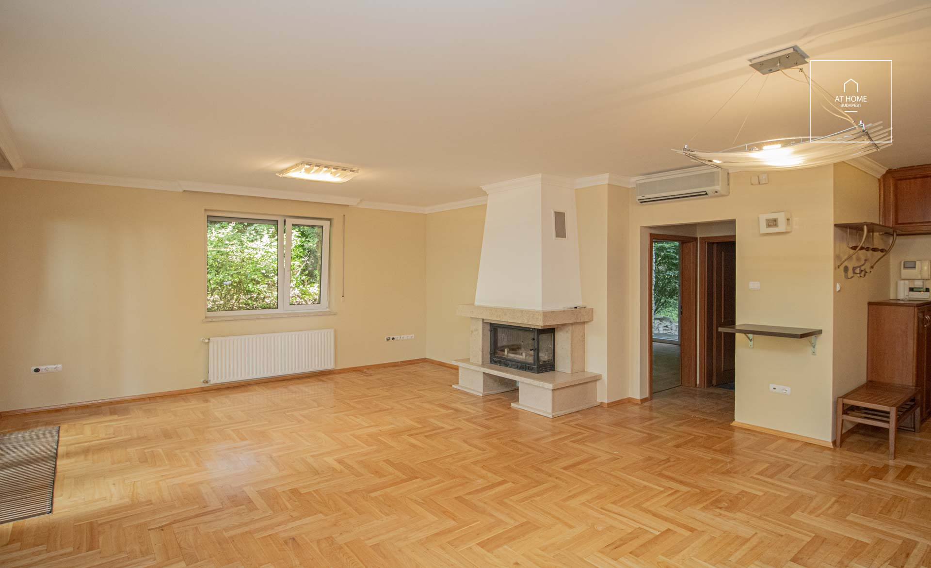111 m2 ground floor apartment with 3 bedrooms for rent in 12th district of Budapest
