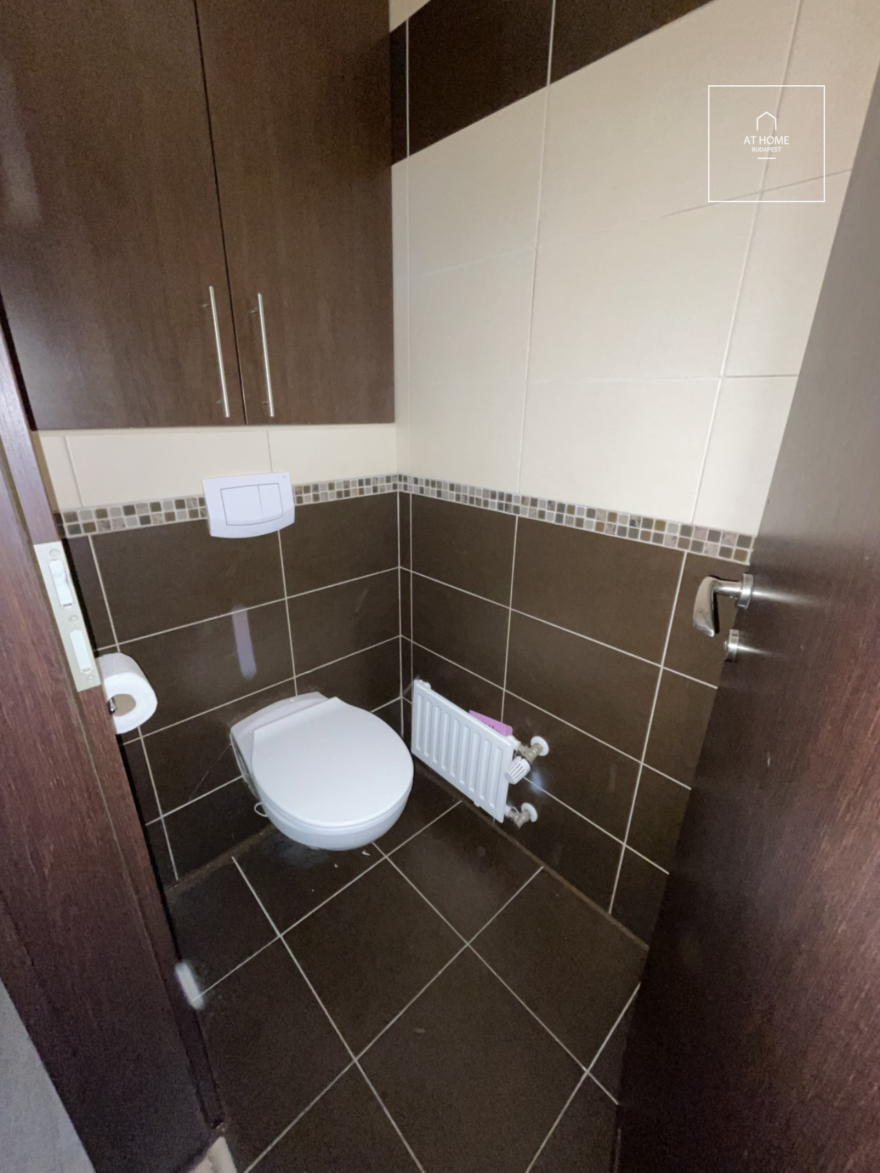 A two-bedroom apartment near the Danube is available for rent in the 13th district of Budapest, in Marina part.