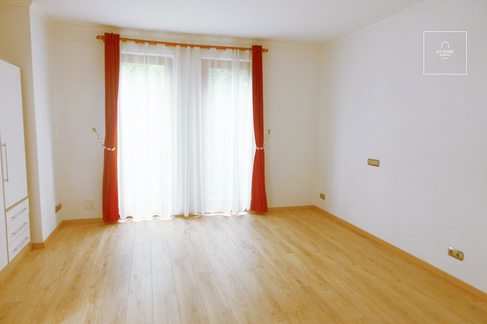 Elegant detached house for rent  II/A. district, Széphalom