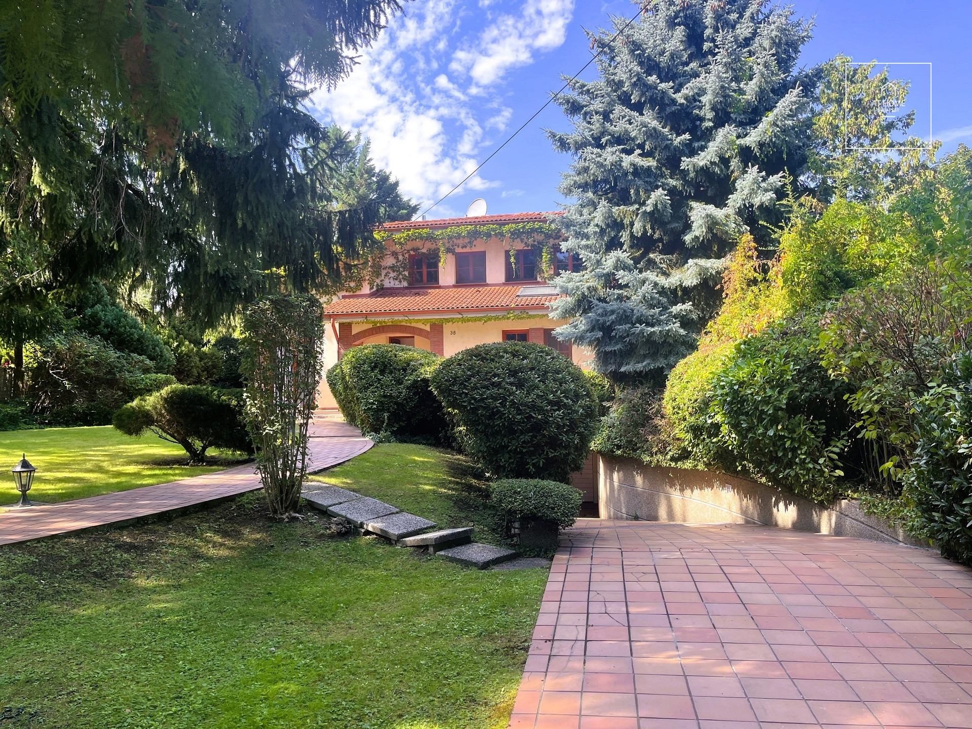 Elegant detached house for rent  II/A. district, Széphalom
