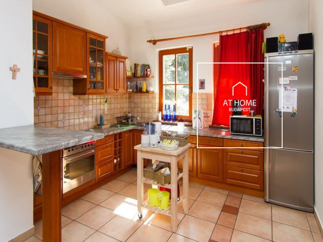 Elegant detached house for rent  II/A. district, Széphalom