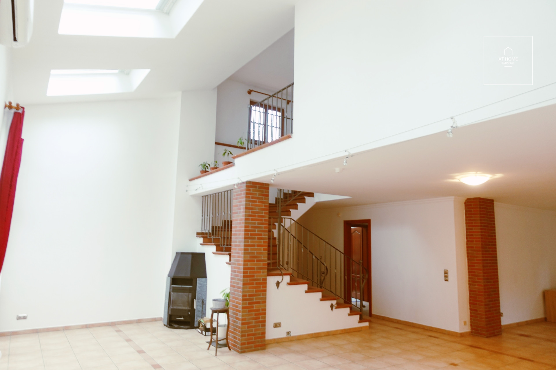 Elegant detached house for rent  II/A. district, Széphalom