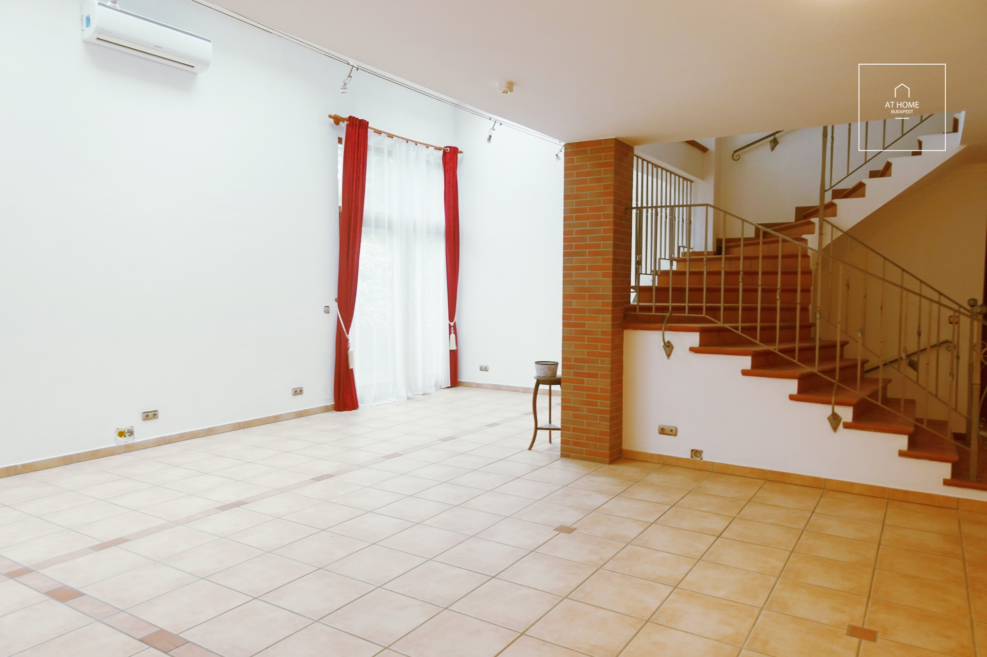 Elegant detached house for rent  II/A. district, Széphalom