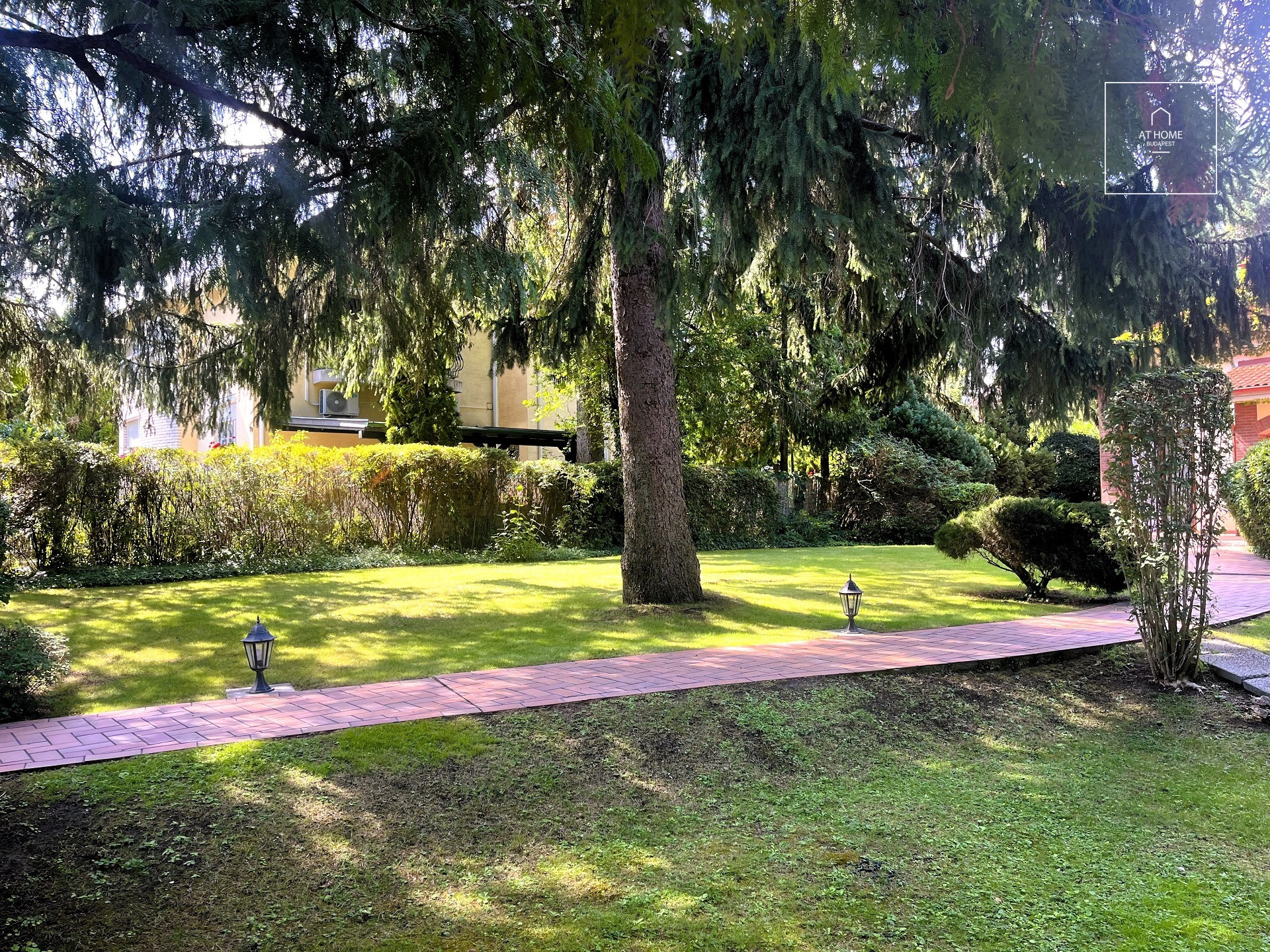 Elegant detached house for rent  II/A. district, Széphalom