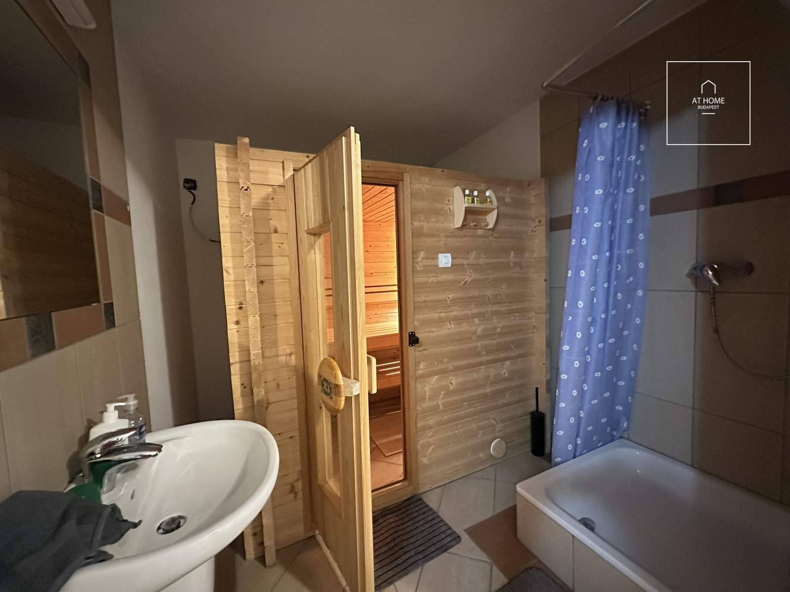 Elegant detached house for rent  II/A. district, Széphalom