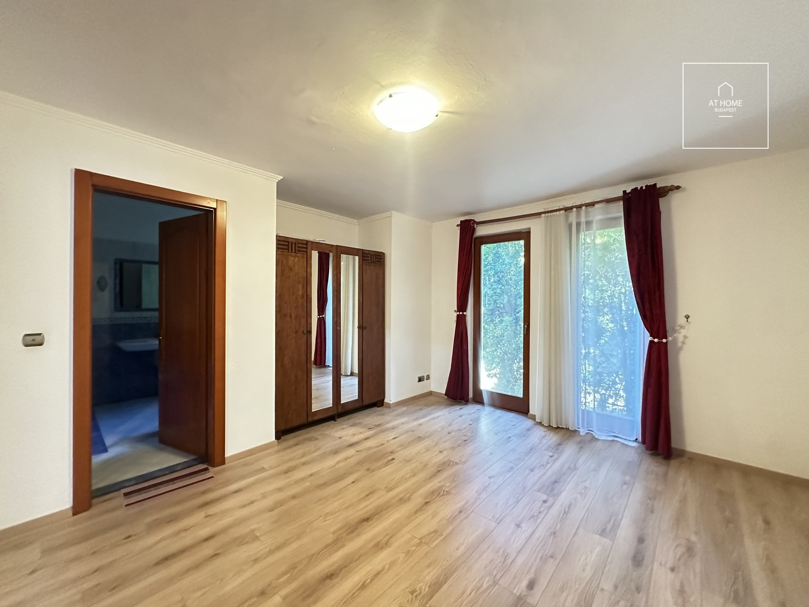Elegant detached house for rent  II/A. district, Széphalom