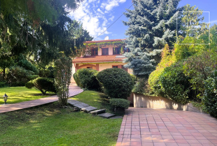 Elegant detached house for rent  II/A. district, Széphalom